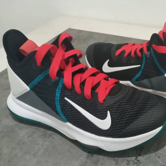 USED LEBRON WITNESS IV SIZE 12 - Picture 5 of 10